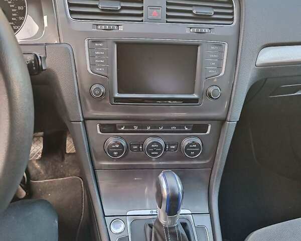 Синий Фольксваген e-Golf, объемом двигателя 0 л и пробегом 91 тыс. км за 11000 $, фото 11 на Automoto.ua