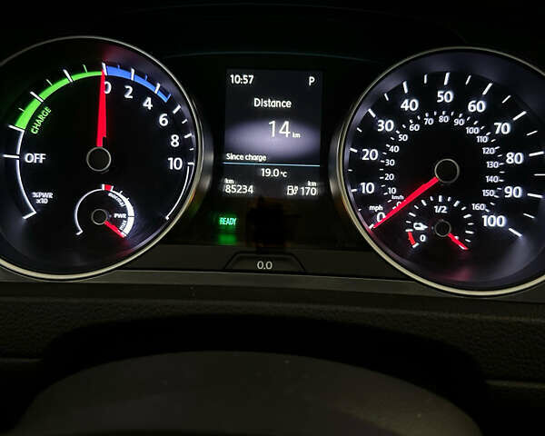 Синий Фольксваген e-Golf, объемом двигателя 0 л и пробегом 86 тыс. км за 9300 $, фото 11 на Automoto.ua