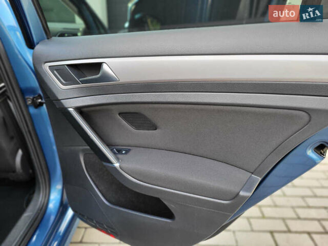 Синий Фольксваген e-Golf, объемом двигателя 0 л и пробегом 100 тыс. км за 8000 $, фото 29 на Automoto.ua