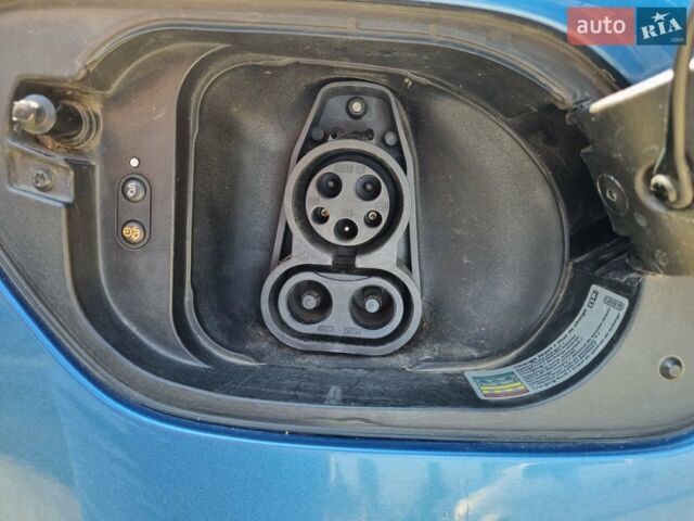 Синий Фольксваген e-Golf, объемом двигателя 0 л и пробегом 160 тыс. км за 8600 $, фото 6 на Automoto.ua