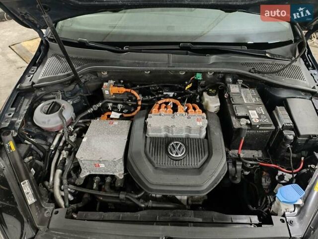 Синий Фольксваген e-Golf, объемом двигателя 0 л и пробегом 80 тыс. км за 8999 $, фото 48 на Automoto.ua
