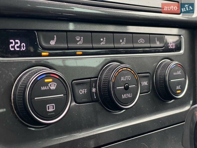 Синий Фольксваген e-Golf, объемом двигателя 0 л и пробегом 159 тыс. км за 7899 $, фото 26 на Automoto.ua