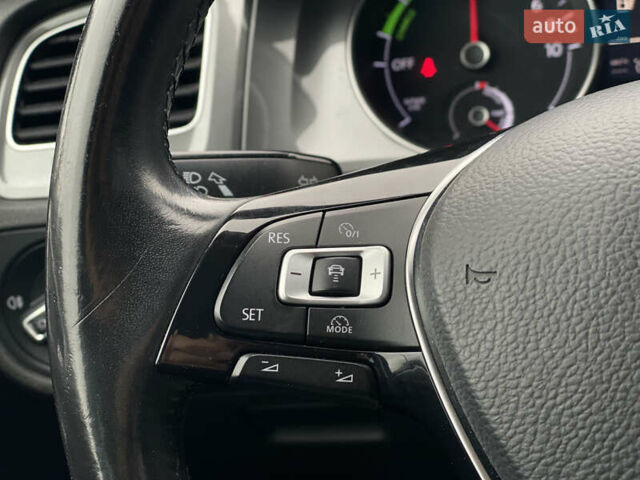 Синий Фольксваген e-Golf, объемом двигателя 0 л и пробегом 159 тыс. км за 7899 $, фото 52 на Automoto.ua