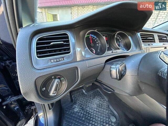 Синий Фольксваген e-Golf, объемом двигателя 0 л и пробегом 137 тыс. км за 10500 $, фото 22 на Automoto.ua
