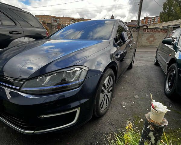 Синий Фольксваген e-Golf, объемом двигателя 0 л и пробегом 108 тыс. км за 9999 $, фото 2 на Automoto.ua