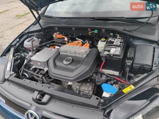 Синій Фольксваген e-Golf, об'ємом двигуна 0 л та пробігом 67 тис. км за 14500 $, фото 17 на Automoto.ua