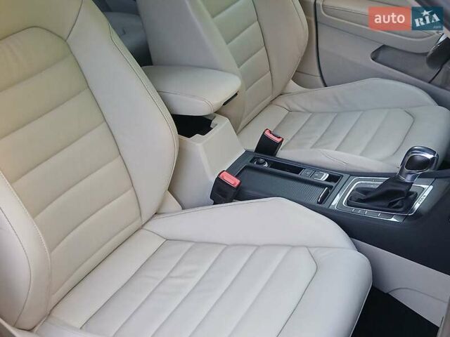 Синий Фольксваген e-Golf, объемом двигателя 0 л и пробегом 104 тыс. км за 10299 $, фото 27 на Automoto.ua