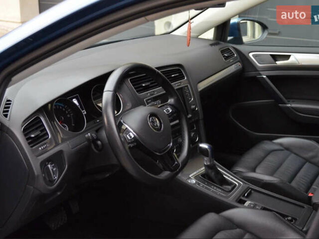 Синий Фольксваген e-Golf, объемом двигателя 0 л и пробегом 90 тыс. км за 10500 $, фото 2 на Automoto.ua