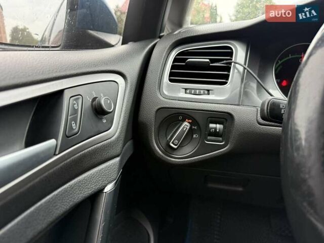Синій Фольксваген e-Golf, об'ємом двигуна 0 л та пробігом 165 тис. км за 8500 $, фото 18 на Automoto.ua