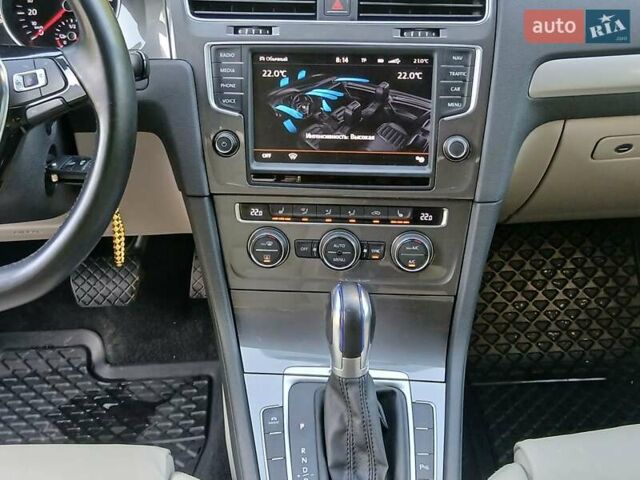 Синий Фольксваген e-Golf, объемом двигателя 0 л и пробегом 104 тыс. км за 10299 $, фото 14 на Automoto.ua