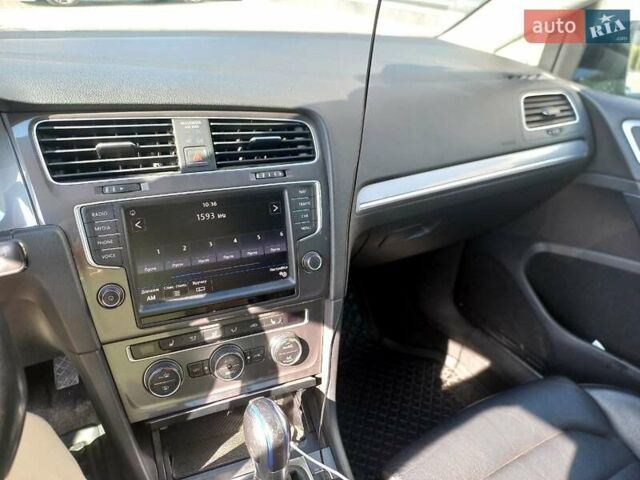 Синий Фольксваген e-Golf, объемом двигателя 0 л и пробегом 183 тыс. км за 10990 $, фото 5 на Automoto.ua