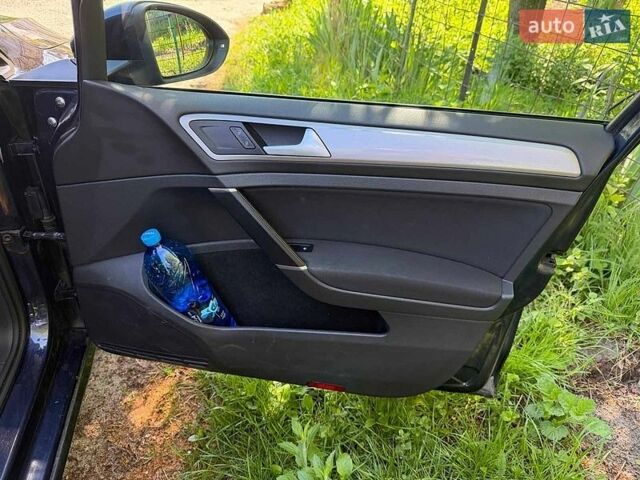 Синий Фольксваген e-Golf, объемом двигателя 0 л и пробегом 144 тыс. км за 9390 $, фото 20 на Automoto.ua