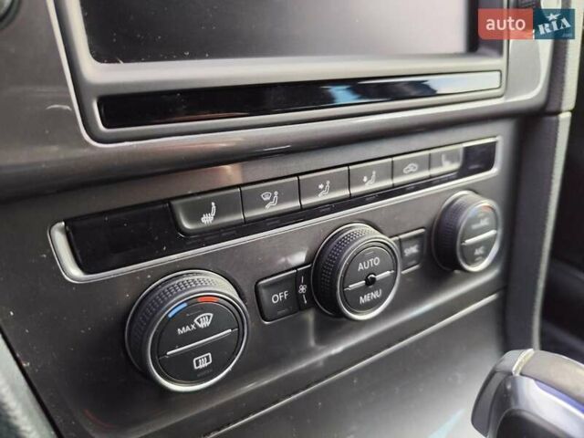 Синий Фольксваген e-Golf, объемом двигателя 0 л и пробегом 86 тыс. км за 10333 $, фото 38 на Automoto.ua