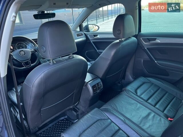 Синий Фольксваген e-Golf, объемом двигателя 0 л и пробегом 87 тыс. км за 8799 $, фото 70 на Automoto.ua