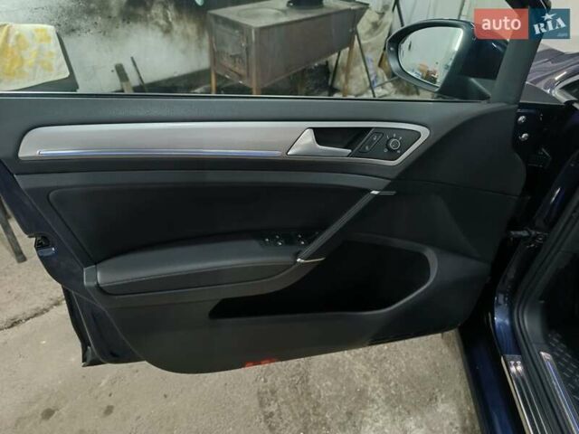 Синий Фольксваген e-Golf, объемом двигателя 0 л и пробегом 80 тыс. км за 8999 $, фото 75 на Automoto.ua