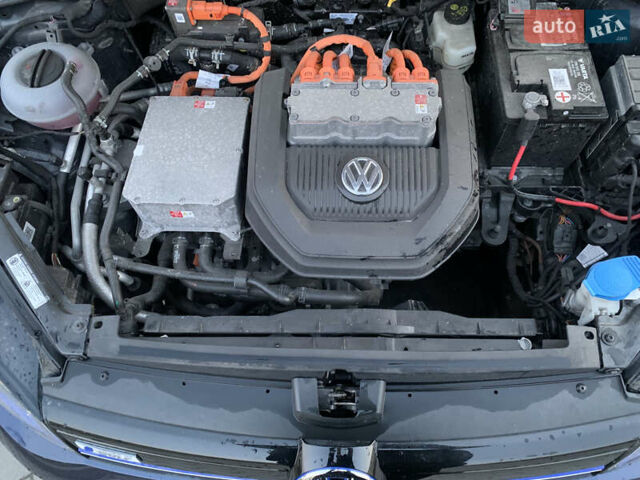 Синий Фольксваген e-Golf, объемом двигателя 0 л и пробегом 82 тыс. км за 9499 $, фото 12 на Automoto.ua