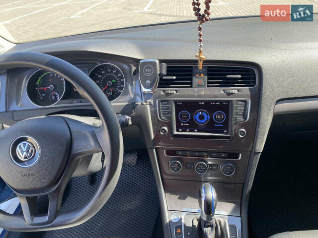 Синий Фольксваген e-Golf, объемом двигателя 0 л и пробегом 55 тыс. км за 14100 $, фото 17 на Automoto.ua