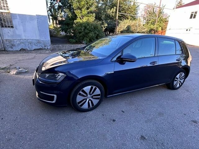 Синий Фольксваген e-Golf, объемом двигателя 0 л и пробегом 137 тыс. км за 10500 $, фото 1 на Automoto.ua