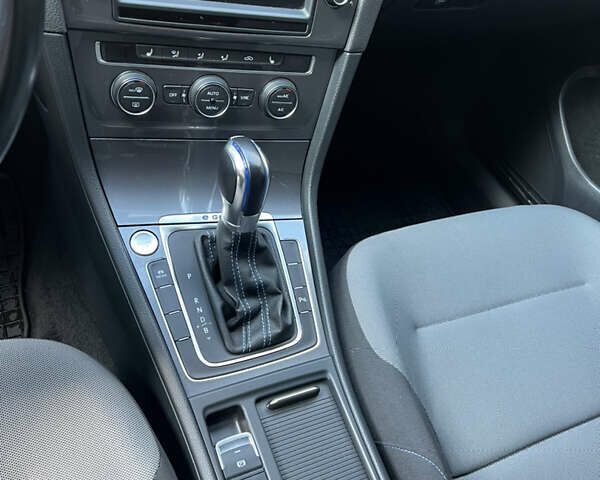 Синій Фольксваген e-Golf, об'ємом двигуна 0 л та пробігом 105 тис. км за 11000 $, фото 19 на Automoto.ua