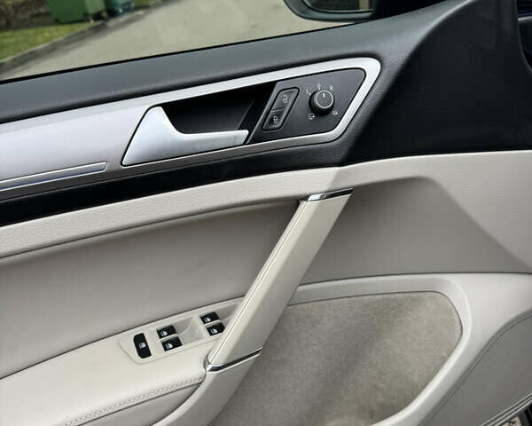 Синий Фольксваген e-Golf, объемом двигателя 0 л и пробегом 113 тыс. км за 8800 $, фото 11 на Automoto.ua