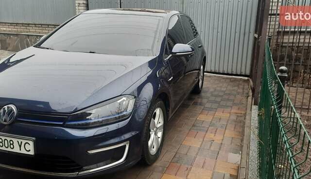 Синий Фольксваген e-Golf, объемом двигателя 0 л и пробегом 115 тыс. км за 10500 $, фото 2 на Automoto.ua