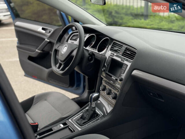 Синій Фольксваген e-Golf, об'ємом двигуна 0 л та пробігом 55 тис. км за 9300 $, фото 25 на Automoto.ua