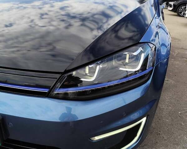 Синий Фольксваген e-Golf, объемом двигателя 0 л и пробегом 86 тыс. км за 10333 $, фото 11 на Automoto.ua