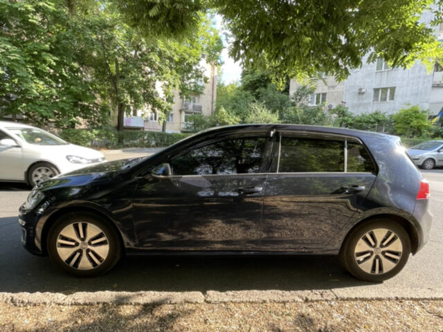 Синий Фольксваген e-Golf, объемом двигателя 0 л и пробегом 93 тыс. км за 9900 $, фото 10 на Automoto.ua