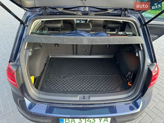 Синий Фольксваген e-Golf, объемом двигателя 0 л и пробегом 61 тыс. км за 11200 $, фото 17 на Automoto.ua