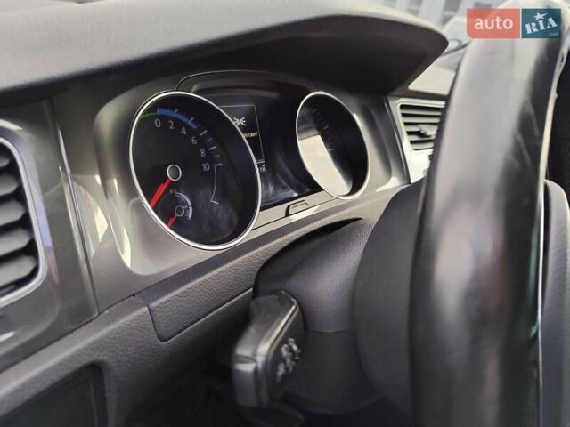 Синий Фольксваген e-Golf, объемом двигателя 0 л и пробегом 86 тыс. км за 10333 $, фото 40 на Automoto.ua