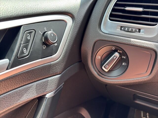 Синий Фольксваген e-Golf, объемом двигателя 0 л и пробегом 145 тыс. км за 8800 $, фото 35 на Automoto.ua