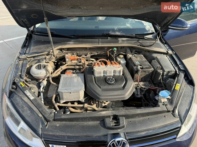 Синій Фольксваген e-Golf, об'ємом двигуна 0 л та пробігом 140 тис. км за 7300 $, фото 23 на Automoto.ua