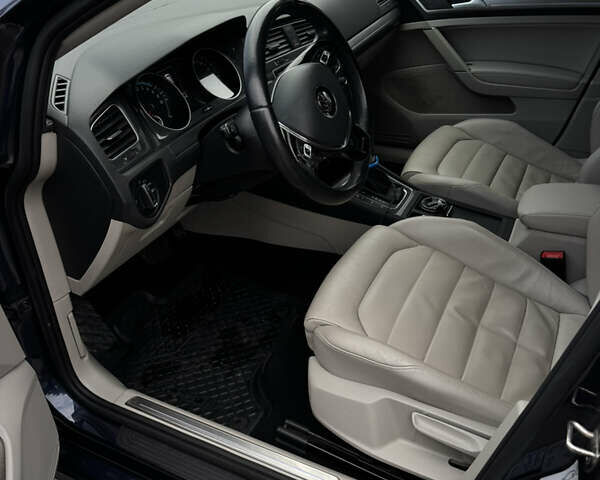 Синий Фольксваген e-Golf, объемом двигателя 0 л и пробегом 113 тыс. км за 8800 $, фото 12 на Automoto.ua