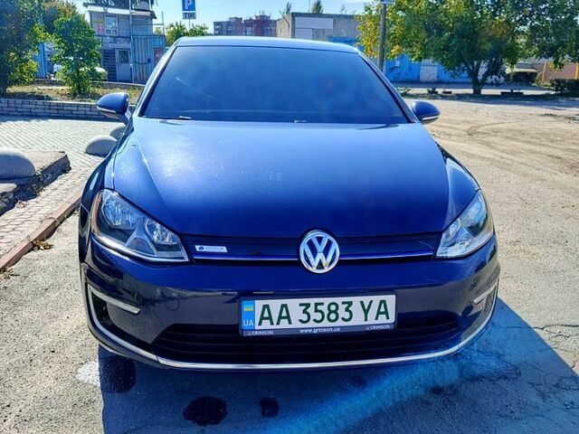 Синий Фольксваген e-Golf, объемом двигателя 24 л и пробегом 98 тыс. км за 8999 $, фото 2 на Automoto.ua