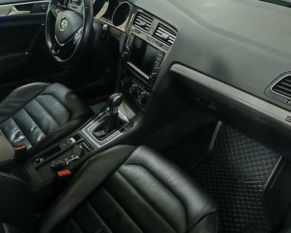 Синий Фольксваген e-Golf, объемом двигателя 0 л и пробегом 80 тыс. км за 8999 $, фото 59 на Automoto.ua