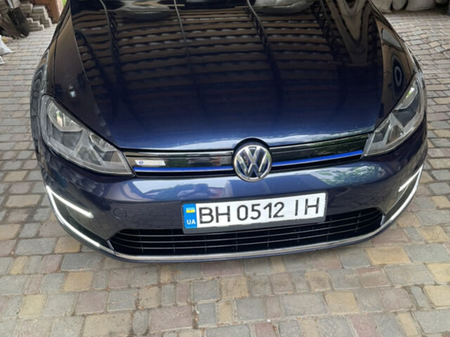 Синий Фольксваген e-Golf, объемом двигателя 0 л и пробегом 93 тыс. км за 9900 $, фото 3 на Automoto.ua