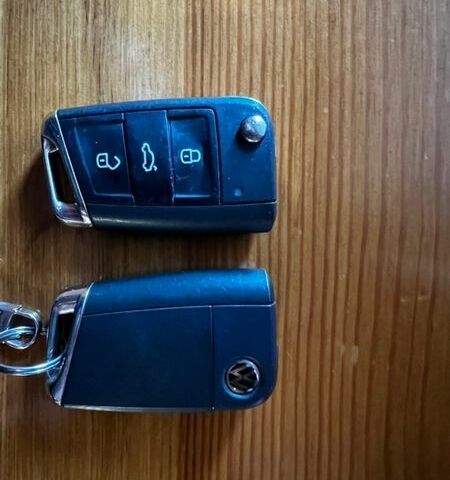 Синий Фольксваген e-Golf, объемом двигателя 0 л и пробегом 87 тыс. км за 8799 $, фото 45 на Automoto.ua