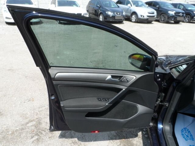 Синий Фольксваген e-Golf, объемом двигателя 0 л и пробегом 28 тыс. км за 18300 $, фото 31 на Automoto.ua