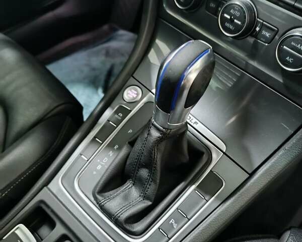 Синий Фольксваген e-Golf, объемом двигателя 0 л и пробегом 80 тыс. км за 8999 $, фото 61 на Automoto.ua