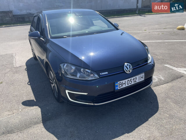 Синий Фольксваген e-Golf, объемом двигателя 0 л и пробегом 93 тыс. км за 9900 $, фото 19 на Automoto.ua