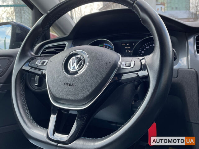 Синий Фольксваген e-Golf, объемом двигателя 24 л и пробегом 124 тыс. км за 9500 $, фото 19 на Automoto.ua