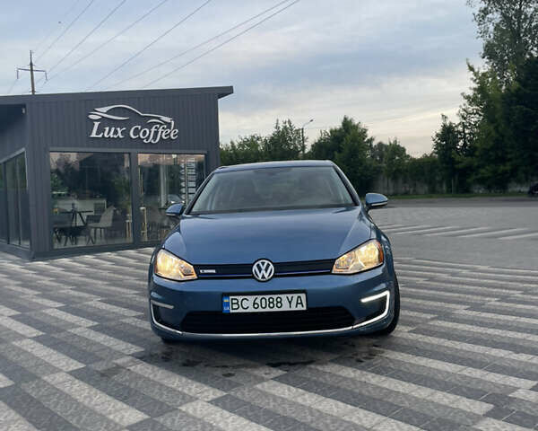 Синий Фольксваген e-Golf, объемом двигателя 0 л и пробегом 101 тыс. км за 7300 $, фото 2 на Automoto.ua