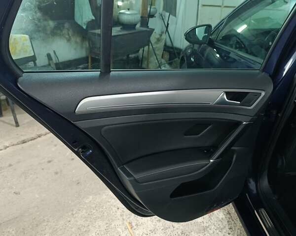 Синий Фольксваген e-Golf, объемом двигателя 0 л и пробегом 80 тыс. км за 8999 $, фото 69 на Automoto.ua