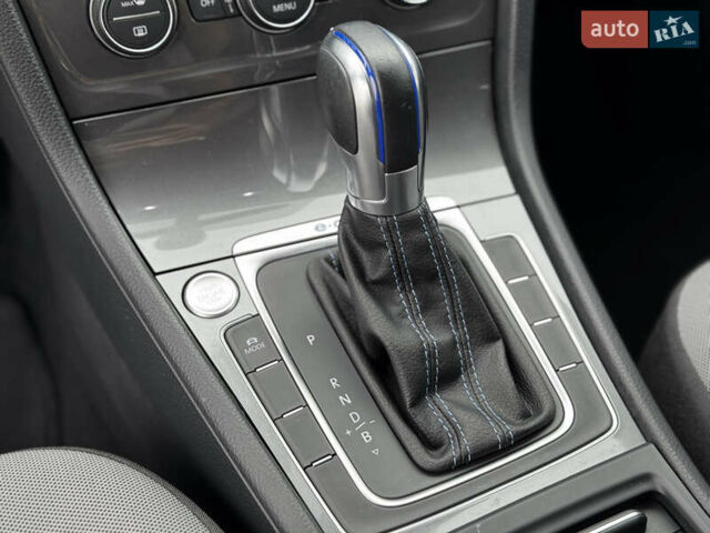 Синій Фольксваген e-Golf, об'ємом двигуна 0 л та пробігом 55 тис. км за 9300 $, фото 32 на Automoto.ua