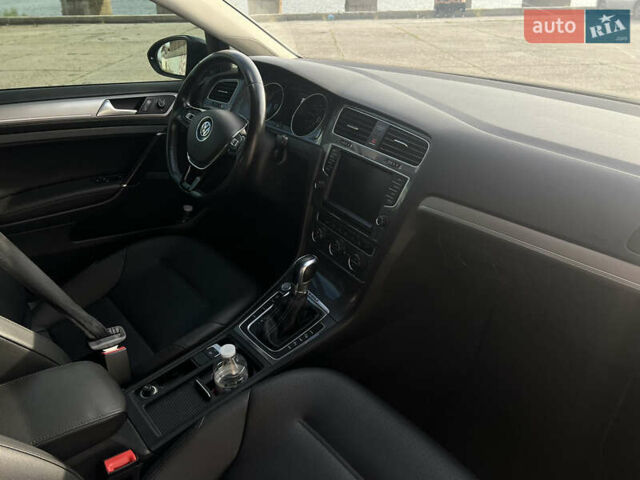 Синий Фольксваген e-Golf, объемом двигателя 0 л и пробегом 100 тыс. км за 8800 $, фото 17 на Automoto.ua