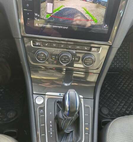 Синий Фольксваген e-Golf, объемом двигателя 0 л и пробегом 176 тыс. км за 10900 $, фото 6 на Automoto.ua