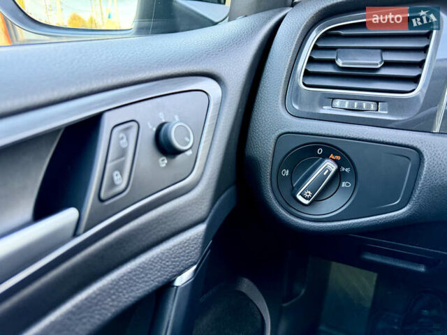 Синій Фольксваген e-Golf, об'ємом двигуна 0 л та пробігом 119 тис. км за 14200 $, фото 23 на Automoto.ua