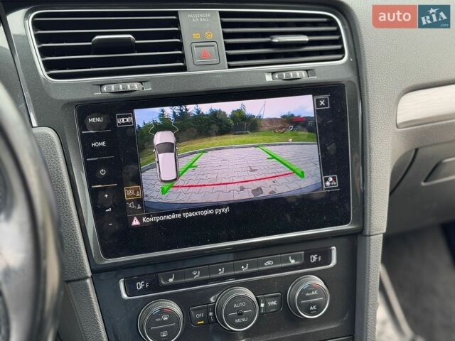 Синий Фольксваген e-Golf, объемом двигателя 0 л и пробегом 124 тыс. км за 13999 $, фото 24 на Automoto.ua