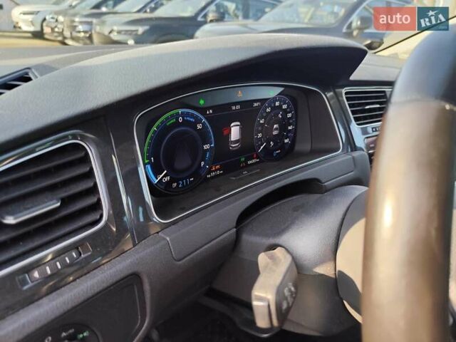 Синий Фольксваген e-Golf, объемом двигателя 0 л и пробегом 104 тыс. км за 14599 $, фото 28 на Automoto.ua
