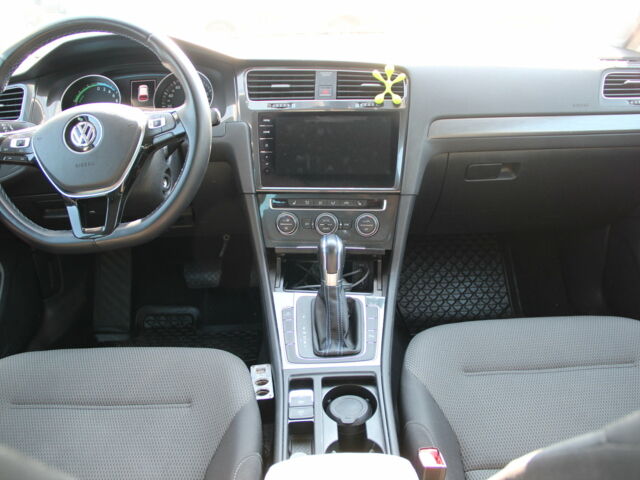 Синий Фольксваген e-Golf, объемом двигателя 0 л и пробегом 153 тыс. км за 12600 $, фото 11 на Automoto.ua